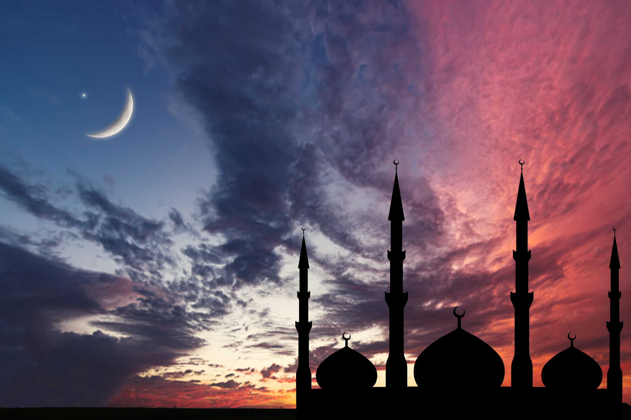 Ураза ночь. Рамадан Масджид. Мечеть Дубай Рамадан. Рамазан полумесяц мечеть. Мечеть Луна.