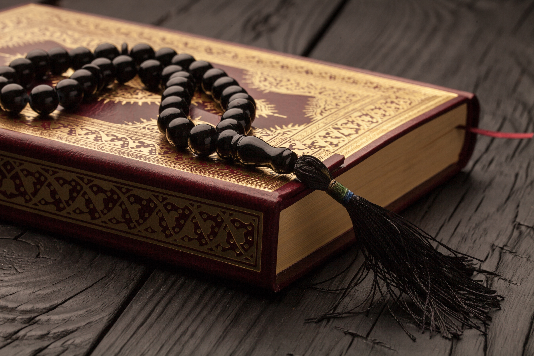 Muslim Lamp and Tasbih on Dark Background Luxury Photograph 4k · Creative  Fabrica