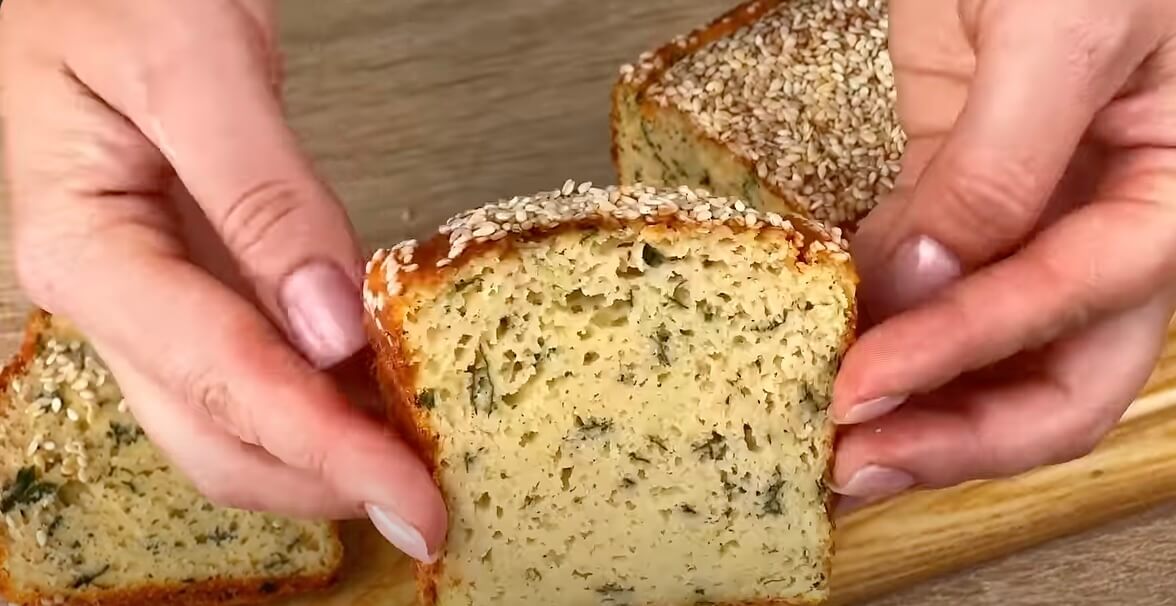 Cheesy Delight: Irresistible Gluten-Free Bread without Sugar or Yeast