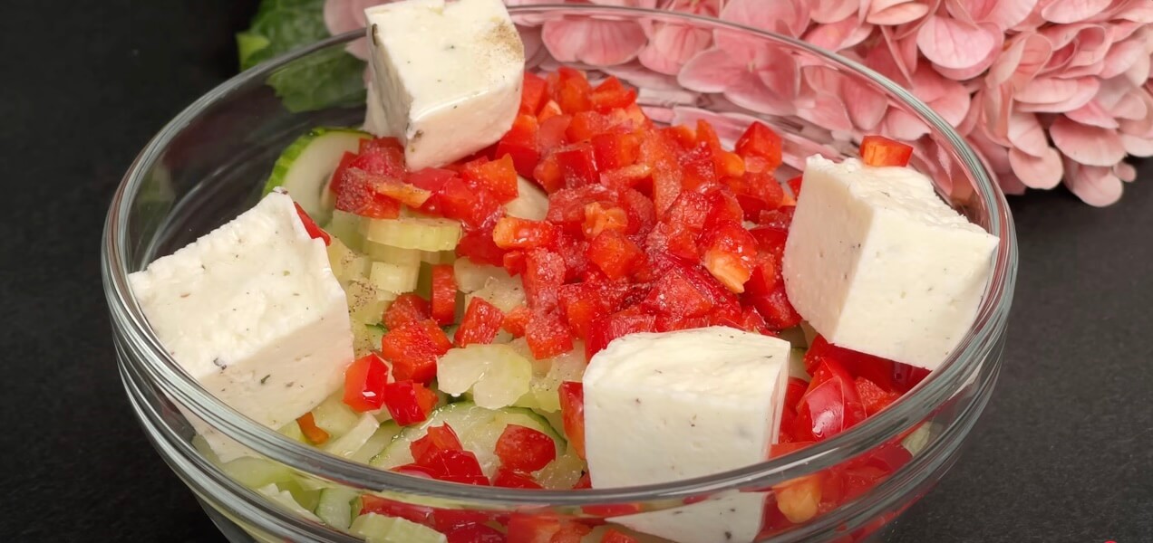 "Cheese in a Flash: Crafting Creamy Delight in Just 6 Minutes!