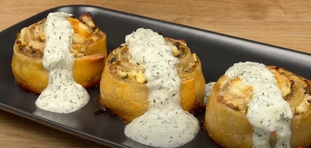 Puff Pastry Perfection: Cheesy Minced Meat Marvels