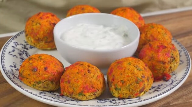 Herb-Infused Lentil Balls: A Wholesome Snack Sensation!