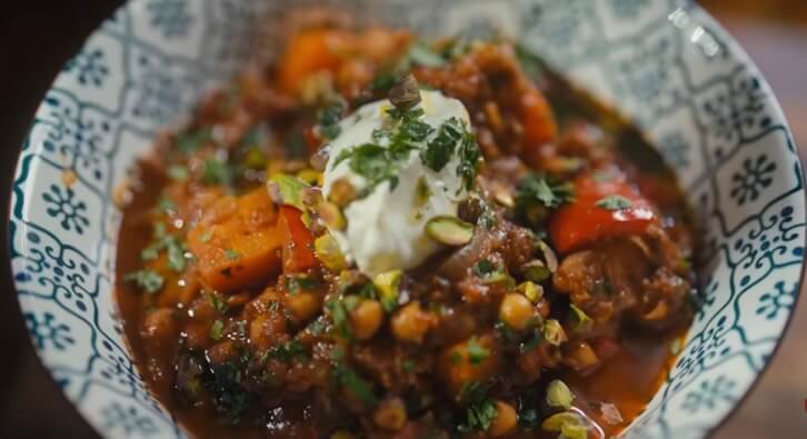 Easy Moroccan Magic: One-Pot Chicken Stew to Wow Your Taste Buds!