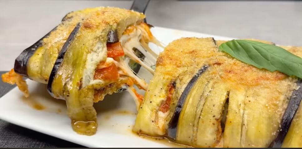 No-Fry Delight: Cheesy Eggplant Rolls with a Tomato Twist!