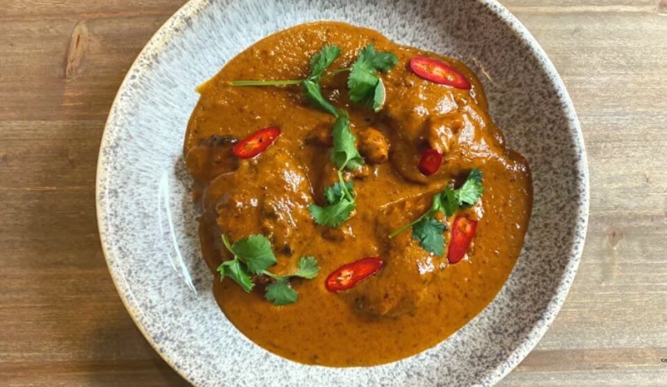 Curry Up and Taste: Thai Satay Chicken with a Twist!