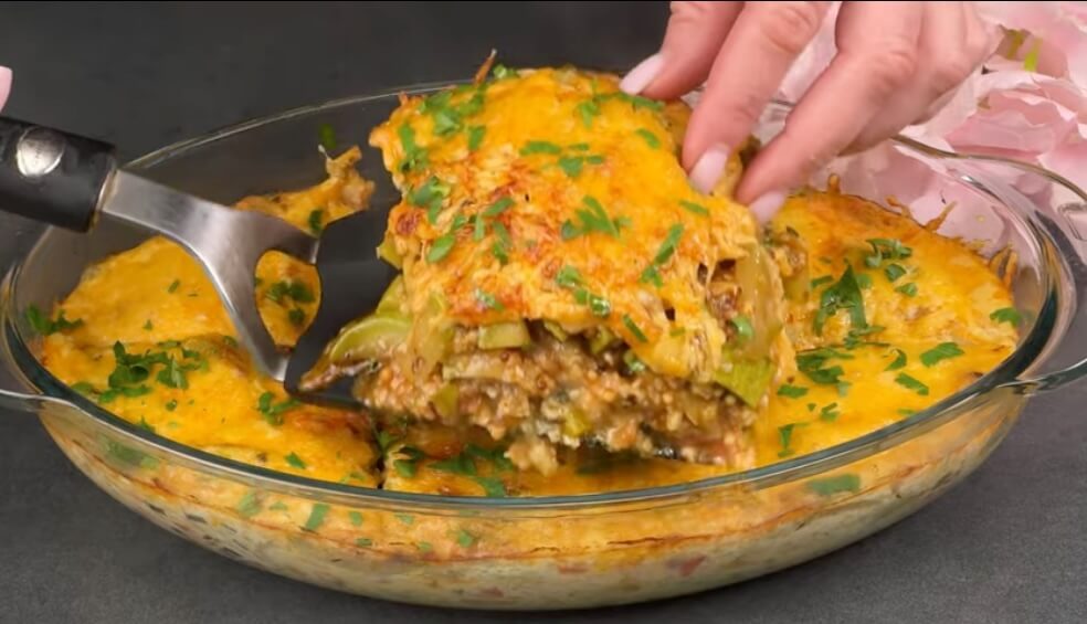 Cheesy Zucchini Extravaganza: Quick Comfort Food at Its Best!