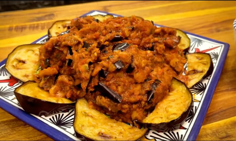 Eggplant Elegance: Dive into Authentic Moroccan Zaalouk Vegetarian Bliss!