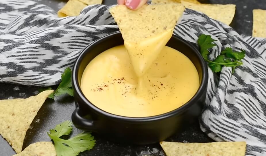 Lightning Fast Nacho Bliss: 5-Minute Cheese Wonder!