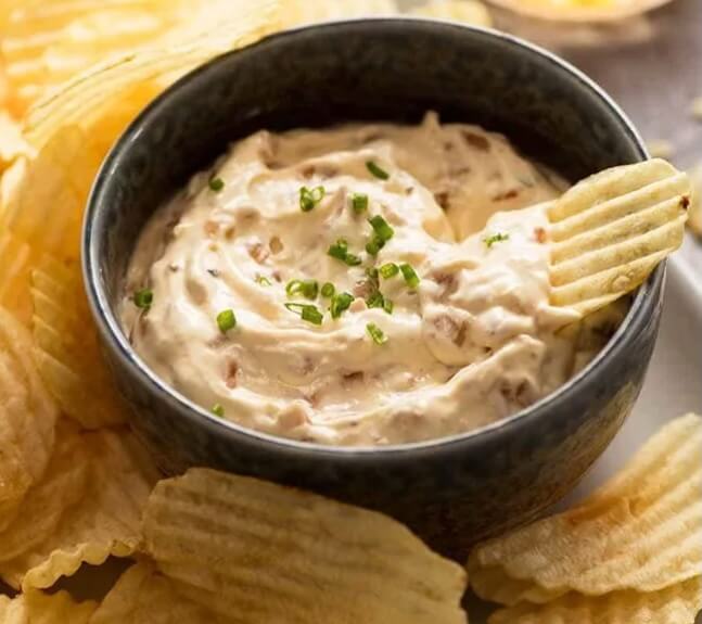 Creamy Comfort: The French Onion Dip You Can't Resist!