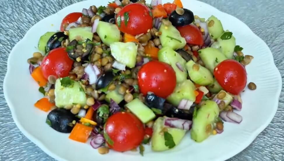 Healthy & Hearty: Mediterranean Lentil Salad in Just 5 Minutes!