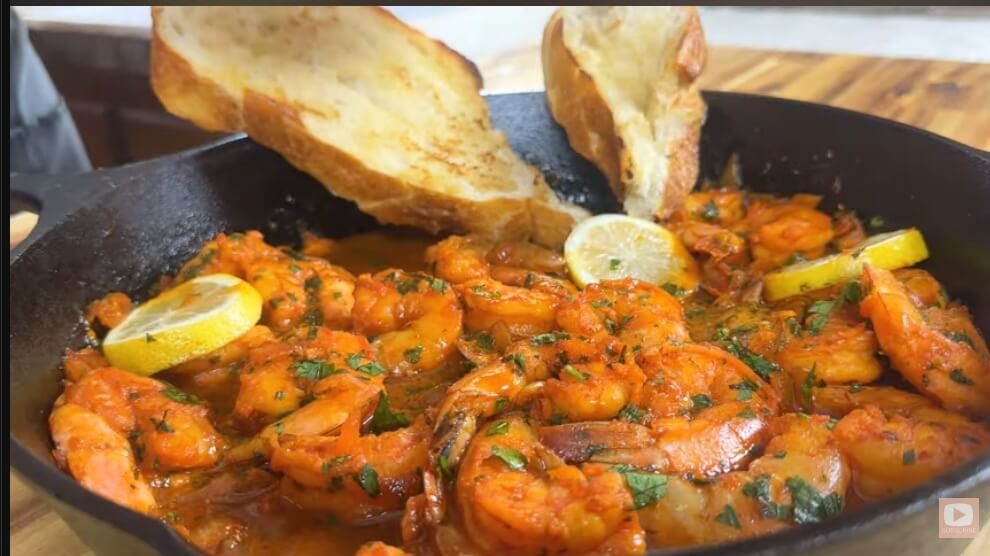Sizzling Shrimp Mozambique: A Taste of the Tropics!